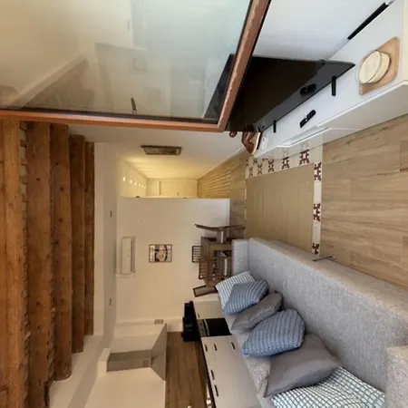Apartamentos_lovely_rooms_vic Vic